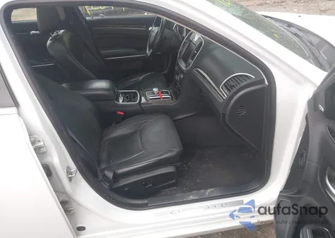 2015 Chrysler 300C z USA, uszkodzony, nr VIN 2C3CCAEG9FH797776